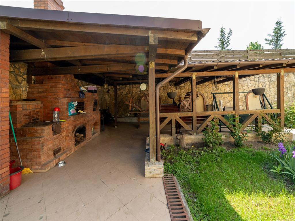 Casa deosebita, 265 MP + anexa cu sauna 80mp, Bucium  Shamrock Inn