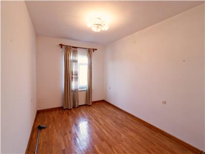 Casa tip duplex, 800 mp utili, teren 674 mp, Copou  Al. Sadoveanu