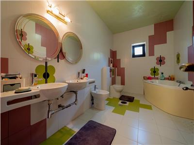 Casa deosebita, 265 MP + anexa cu sauna 80mp, Bucium  Shamrock Inn