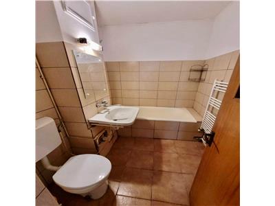 Apartament 3 camere, suprafata 71 mp, zona Arcu