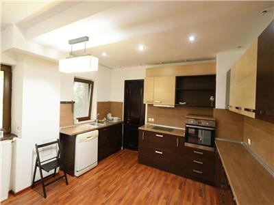 Casa deosebita 7 camere, suprafata 304mp, teren 600mp, Moara de Vant