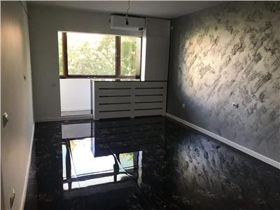 Apartament 3 camere, confort lux, suprafata 80,8mp, zona Manta Rosie- Bld. Poitires