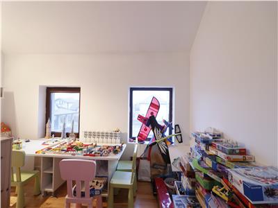 Casă de vânzare, suprafață 166mp, teren 600mp, zona Breazu
