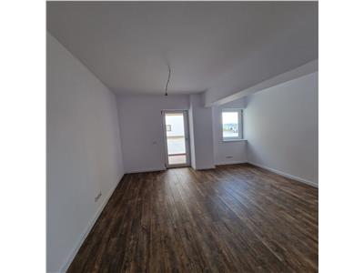 Mutare imediata! Apartament 3 camere 89 mp cu vedere la lac  cu gradina si loc de parcare