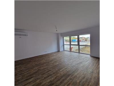 Mutare imediata! Apartament 1 camera 44.7 mp cu vedere la lac gradina si loc de parcare incluse
