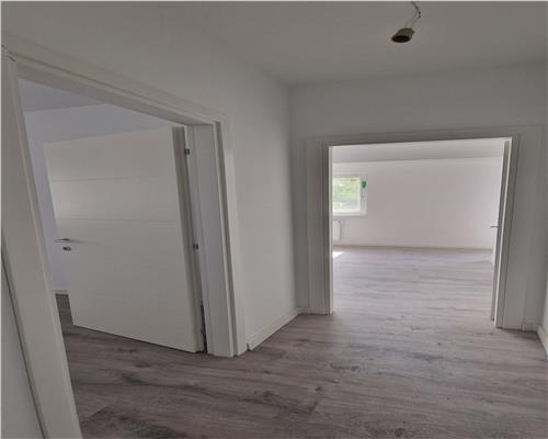 Apartament cu 3 camere D,2 bai, bloc nou, Poitiers Continental, et.3