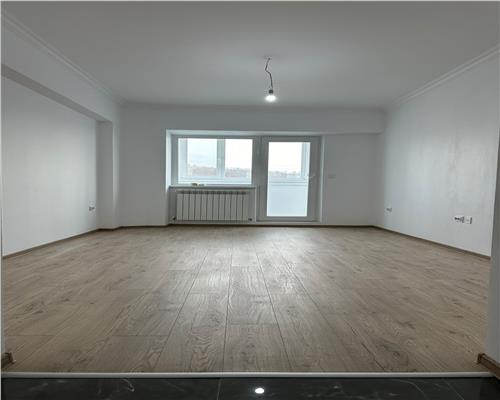 Apartament 3 camere, 2 bai, Nicolina, renovat complet