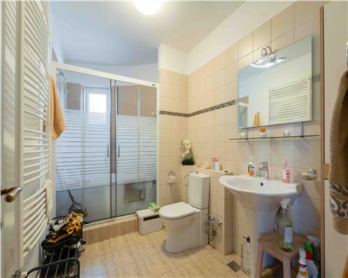 Casa de Lux in Livada cu Ciresi – Eleganta, Confort si Panorama de Vis