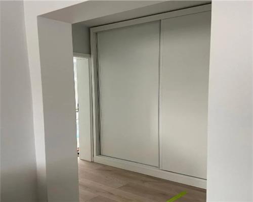 Apartament 3 camere renovat, zona Palas Splai Bahlui