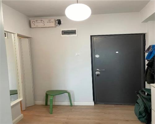 Apartament 3 camere renovat, zona Palas Splai Bahlui