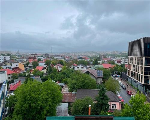 Apartament 3 camere renovat, zona Palas Splai Bahlui