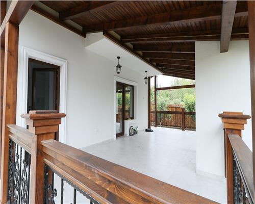 Vila superba, pozitie excelenta, zona Valea Lupului