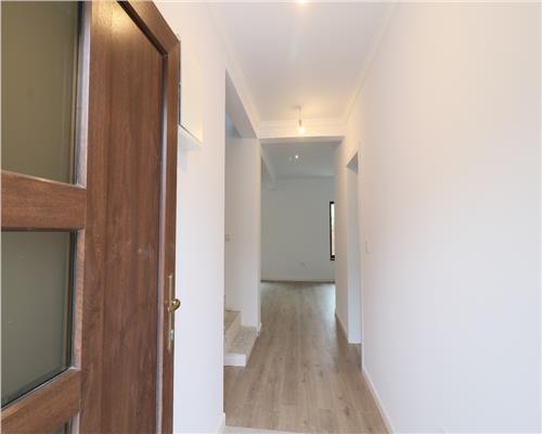 Vila superba, pozitie excelenta, zona Valea Lupului
