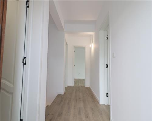 Vila superba, pozitie excelenta, zona Valea Lupului