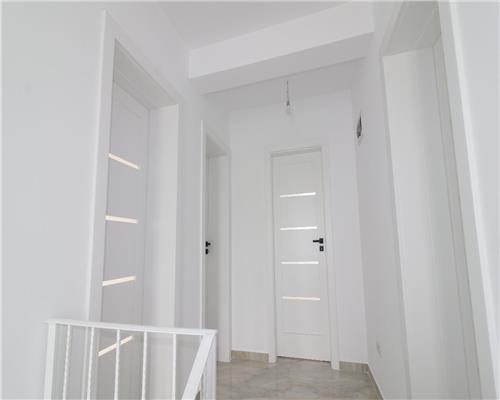 Casa tip insiruita cu 4 camere si terasa, intabulata, zona Valea Lupului.