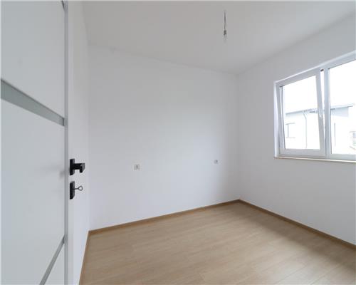 Casa tip insiruita cu 4 camere si terasa, intabulata, zona Valea Lupului.