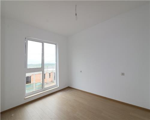 Casa tip insiruita cu 4 camere si terasa, intabulata, zona Valea Lupului.