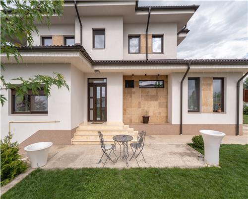 Vila superba de vanzare in zona Bucium