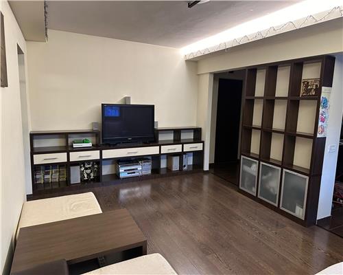 Apartament in Piata Unirii, etaj 3, renovat