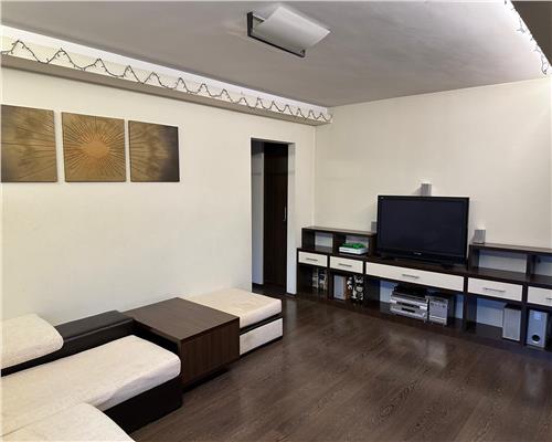 Apartament in Piata Unirii, etaj 3, renovat