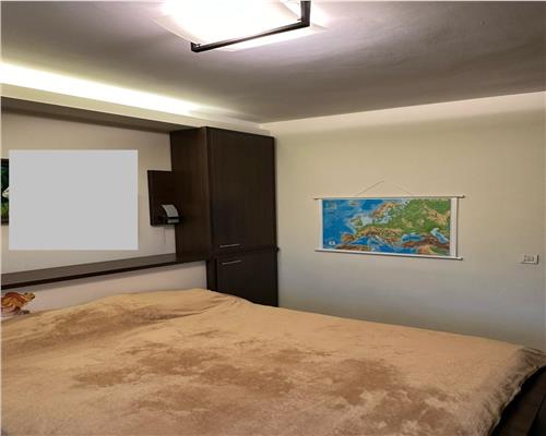 Apartament in Piata Unirii, etaj 3, renovat