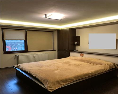 Apartament in Piata Unirii, etaj 3, renovat