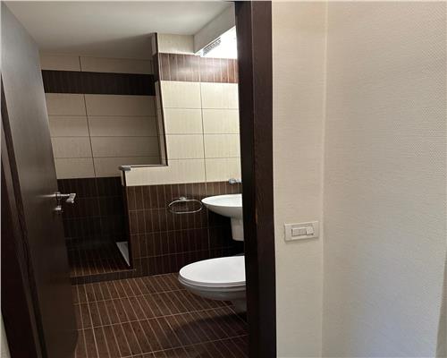 Apartament in Piata Unirii, etaj 3, renovat