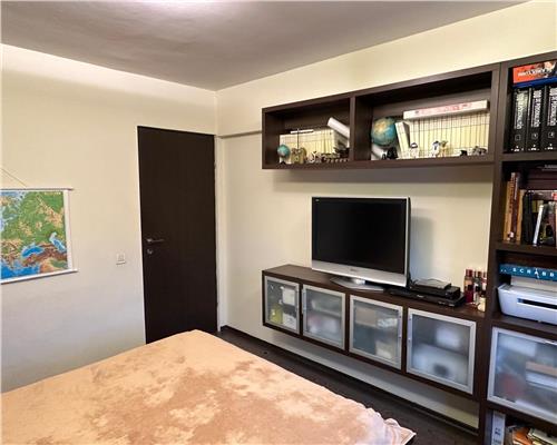 Apartament in Piata Unirii, etaj 3, renovat