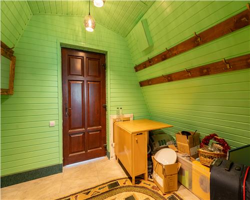 Proprietate unicat  Casa tip DOM ,cu  acces direct la lac, zona Dorobanti, Iasi.