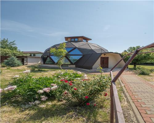 Proprietate unicat  Casa tip DOM ,cu  acces direct la lac, zona Dorobanti, Iasi.