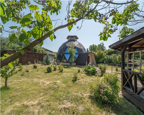 Proprietate unicat  Casa tip DOM ,cu  acces direct la lac, zona Dorobanti, Iasi.