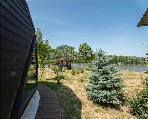 Proprietate unicat  Casa tip DOM ,cu  acces direct la lac, zona Dorobanti, Iasi.