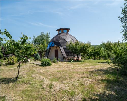 Proprietate unicat  Casa tip DOM ,cu  acces direct la lac, zona Dorobanti, Iasi.