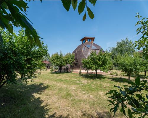 Proprietate unicat  Casa tip DOM ,cu  acces direct la lac, zona Dorobanti, Iasi.