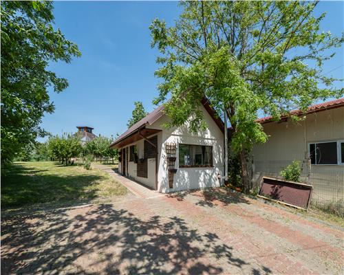 Proprietate unicat  Casa tip DOM ,cu  acces direct la lac, zona Dorobanti, Iasi.