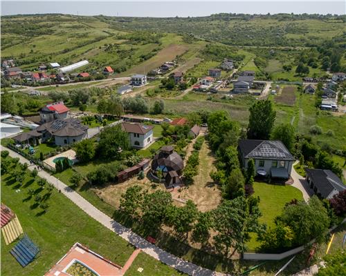 Proprietate unicat  Casa tip DOM ,cu  acces direct la lac, zona Dorobanti, Iasi.