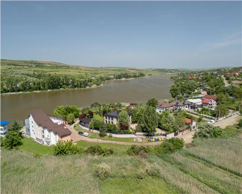 Proprietate unicat  Casa tip DOM ,cu  acces direct la lac, zona Dorobanti, Iasi.