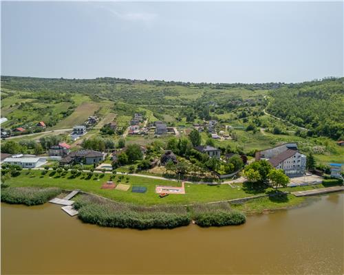 Proprietate unicat  Casa tip DOM ,cu  acces direct la lac, zona Dorobanti, Iasi.