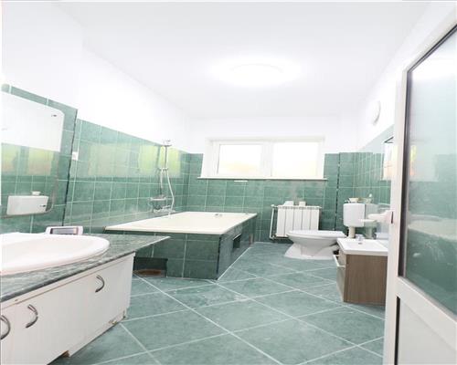 Apartament de 5 camere la casa, Bulevardul Independentei