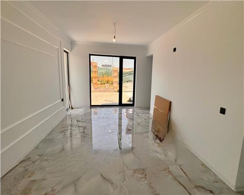 Vila tip duplex de vanzare in Rediu, design mediteranean, panorama catre Dealul Copoului, terasa 70 mp