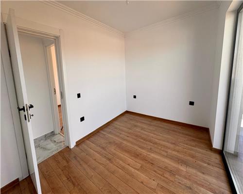 Vila tip duplex de vanzare in Rediu, design mediteranean, panorama catre Dealul Copoului, terasa 70 mp