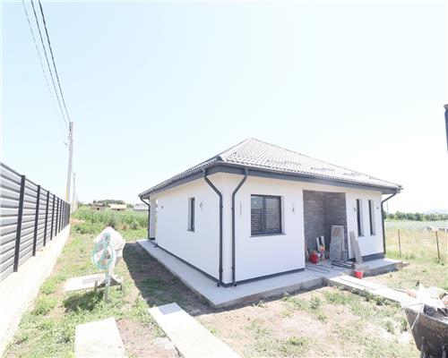 Casa plan parter de vanzare in Holboca 4 camere, 500 mp teren .