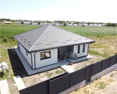 Casa plan parter de vanzare in Holboca 4 camere, 500 mp teren .