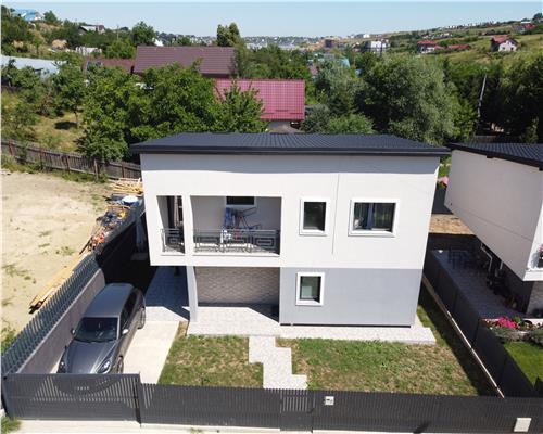 Casa deosebita, zona linistita de case, Visan.