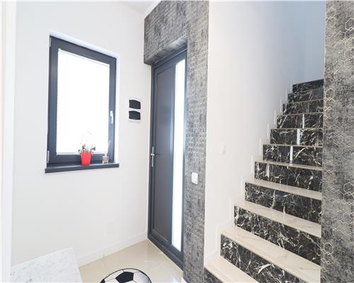 Casa deosebita, zona linistita de case, Visan.