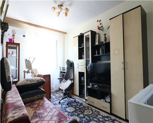 Apartament 3 Camere Decomandat Tg Cucu Etaj intermediar