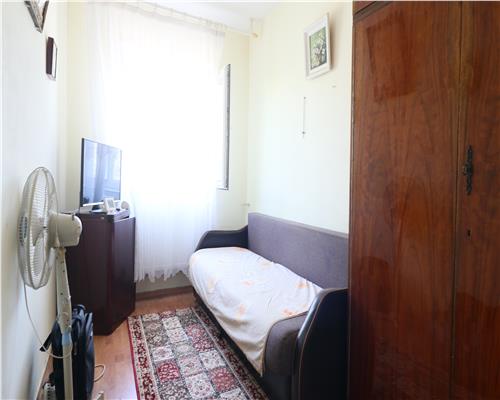 Apartament 3 Camere Decomandat Tg Cucu Etaj intermediar
