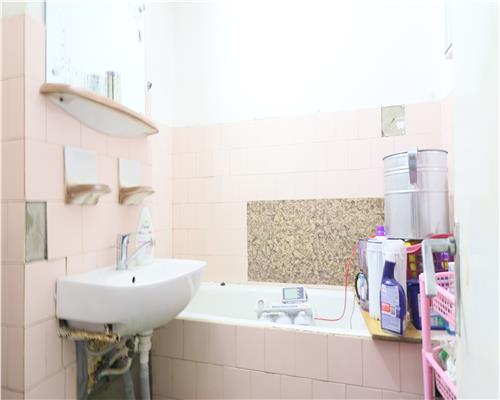 Apartament 3 Camere Decomandat Tg Cucu Etaj intermediar
