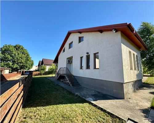 Casa individuala de vanzare in Valea Lupului, zona linistita, acces facil
