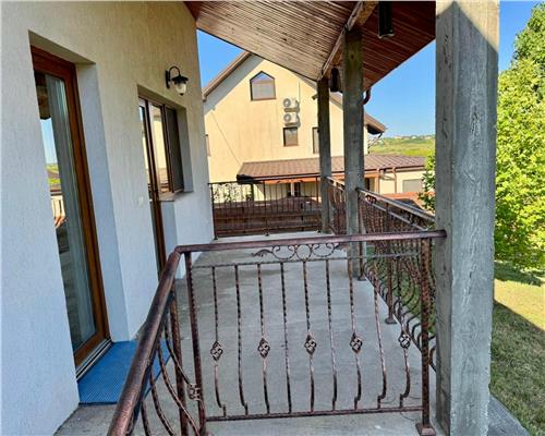 Casa individuala de vanzare in Valea Lupului, zona linistita, acces facil